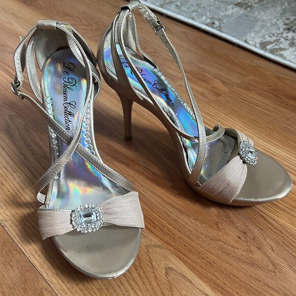 De Blossom – Rose Champagne Gold Strappy Platform Heels (Size 6.5) - Picture 1 of 7